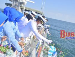 TNI AL Lanal Tanjung Balai Asahan Tabur Bunga di Selat Malaka Peringati Pertempuran Laut