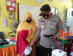 Personil Polsek Keera Melaksanakan Pengaman Vakdinasi Di Aula Kakntor Desa 
