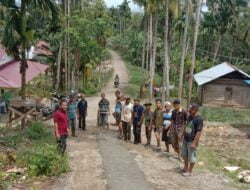 Masyarakat Desa Saitagaramba Gotong Royong Perbaiki Jalan rusak